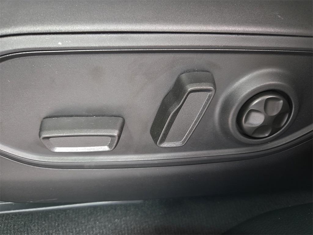 new 2025 Jeep Grand Cherokee car, priced at $45,702