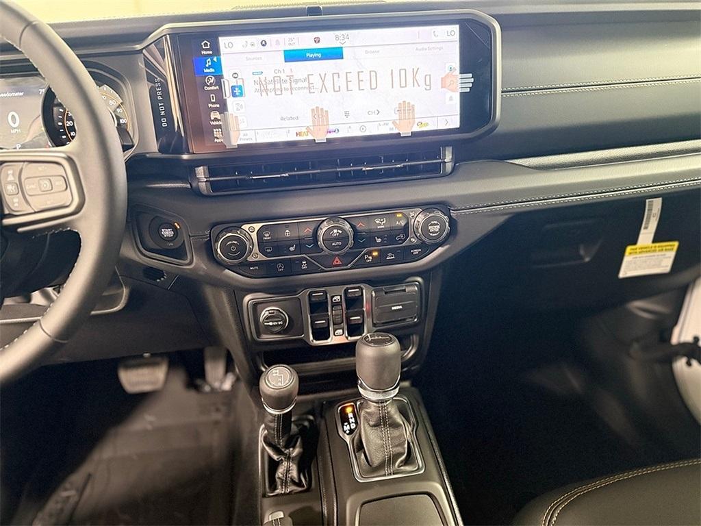 new 2025 Jeep Gladiator car, priced at $45,024