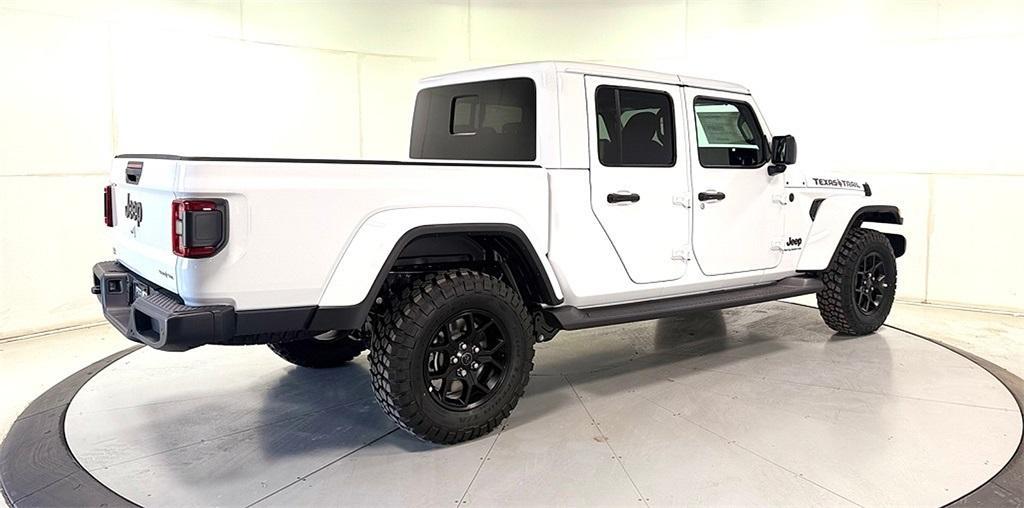 new 2025 Jeep Gladiator car, priced at $45,024