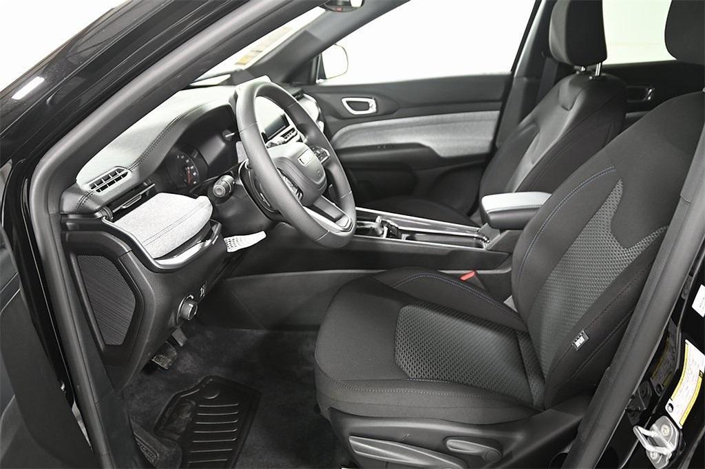 new 2025 Jeep Compass car, priced at $27,876