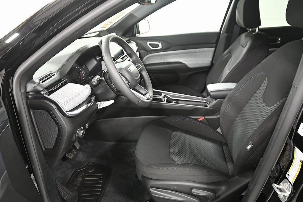 new 2025 Jeep Compass car, priced at $27,876