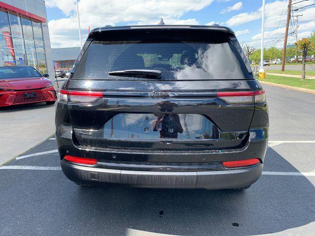 used 2024 Jeep Grand Cherokee car, priced at $33,898