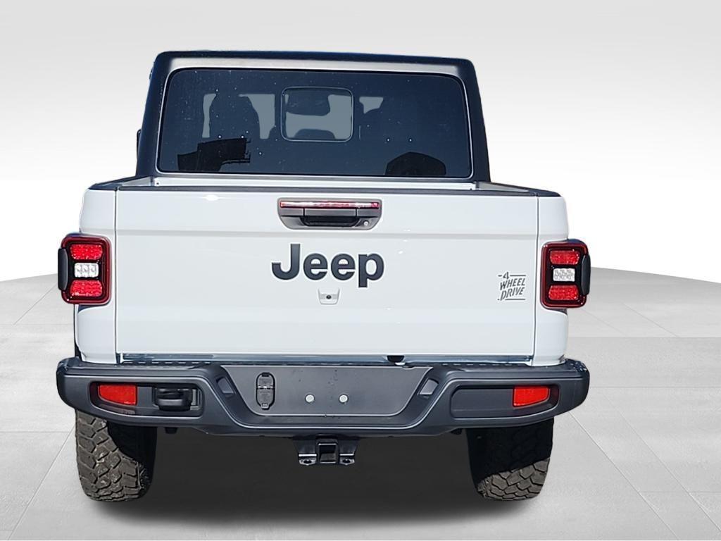 new 2026 Jeep Gladiator car, priced at $48,262