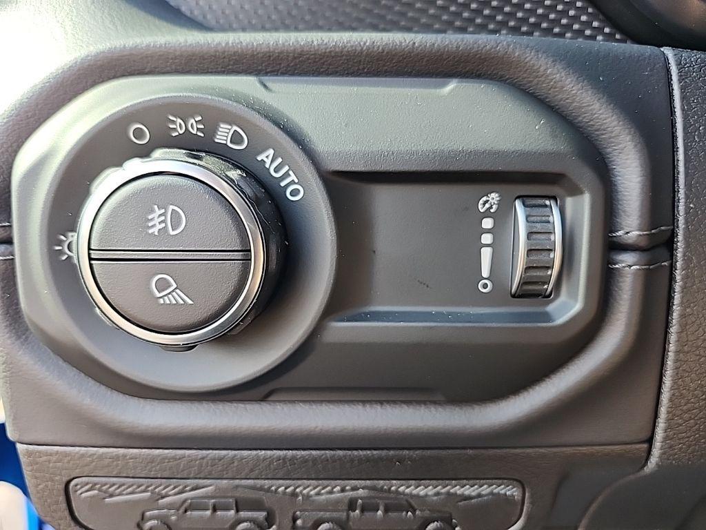 new 2026 Jeep Gladiator car, priced at $55,642