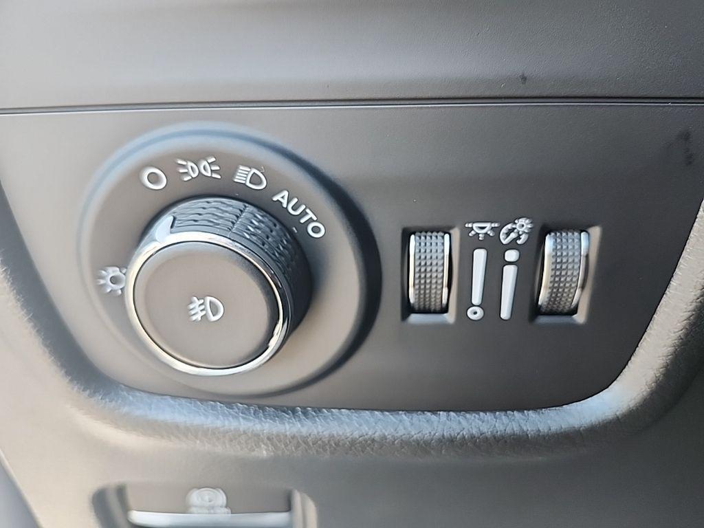 new 2026 Jeep Grand Cherokee car, priced at $49,995