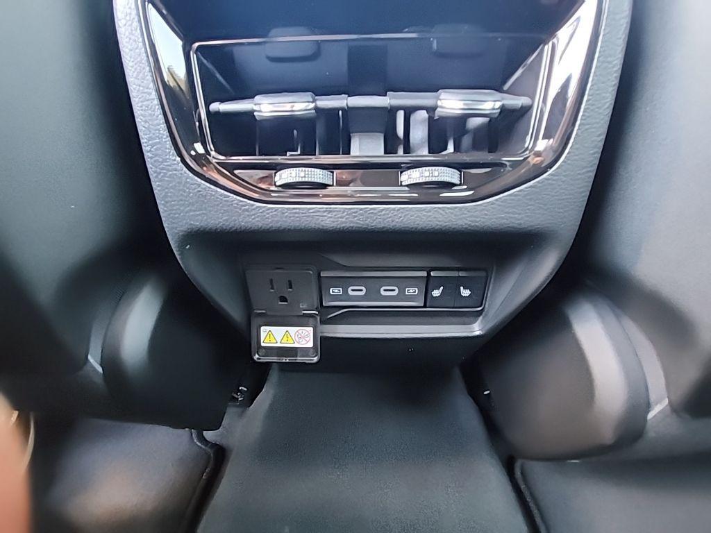 new 2026 Jeep Grand Cherokee car, priced at $49,995