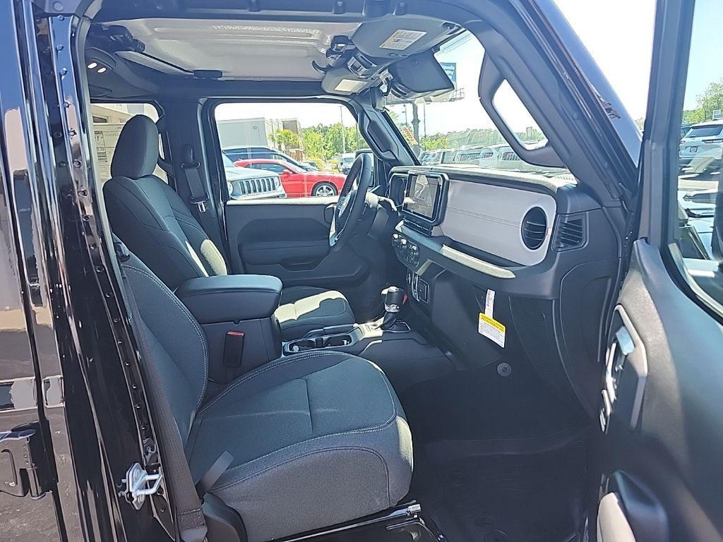 new 2025 Jeep Gladiator car, priced at $39,250