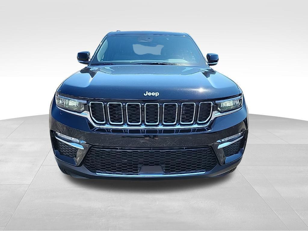 new 2025 Jeep Grand Cherokee car, priced at $40,747