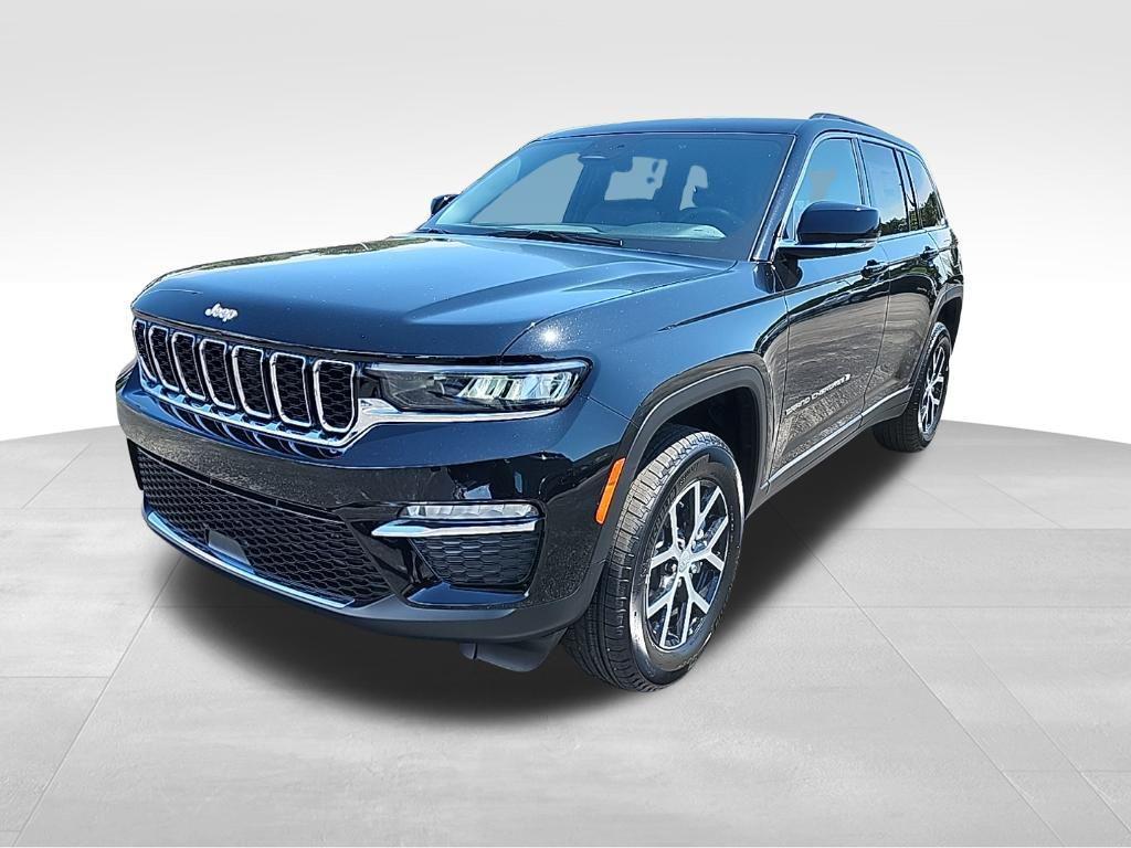 new 2025 Jeep Grand Cherokee car, priced at $40,747