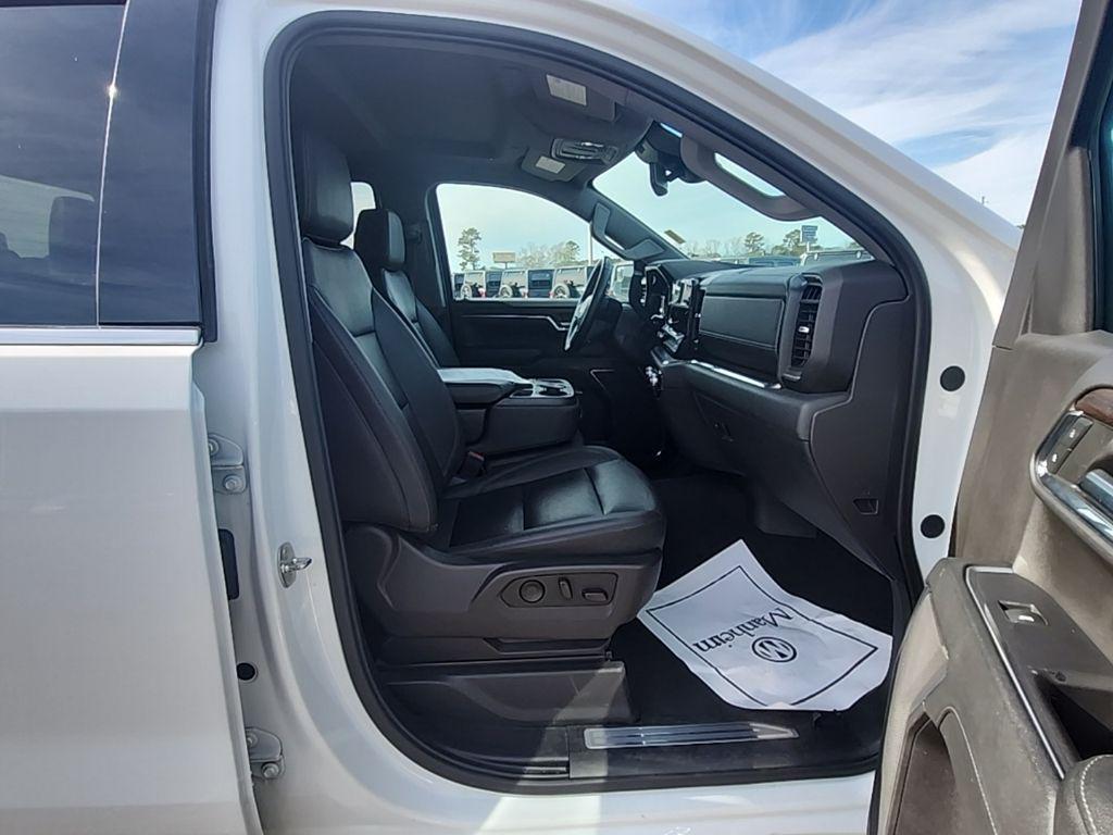 used 2024 GMC Sierra 1500 car, priced at $36,995