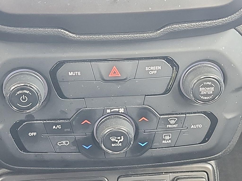 used 2020 Jeep Renegade car, priced at $10,495