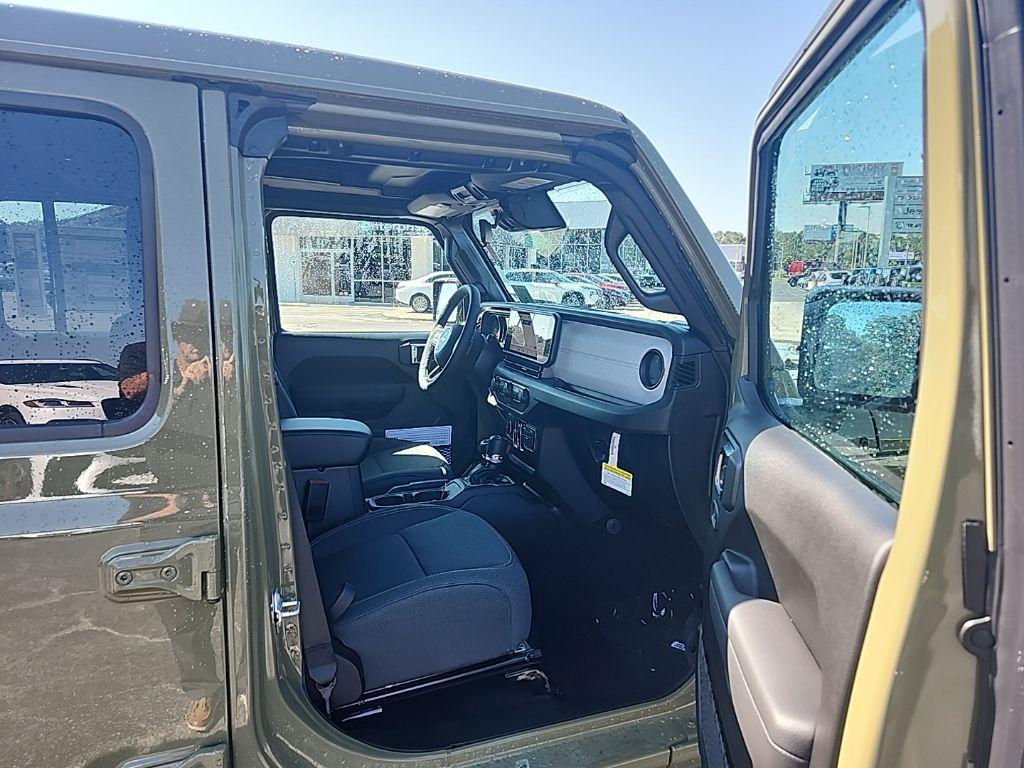 new 2025 Jeep Wrangler car, priced at $45,246