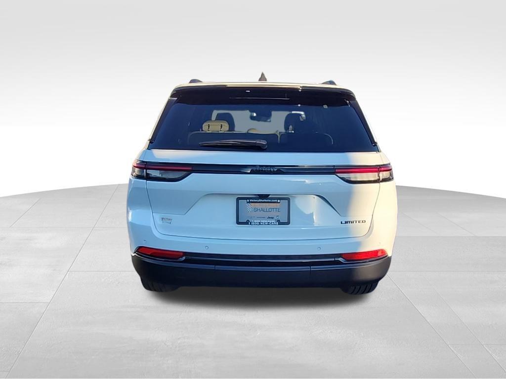 new 2025 Jeep Grand Cherokee car, priced at $44,709