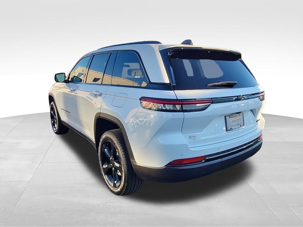new 2025 Jeep Grand Cherokee car, priced at $44,709