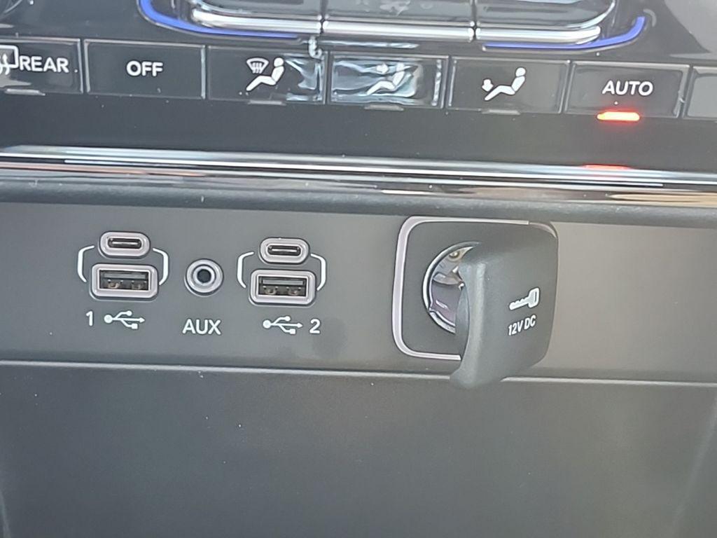 new 2025 Jeep Grand Cherokee car, priced at $44,709