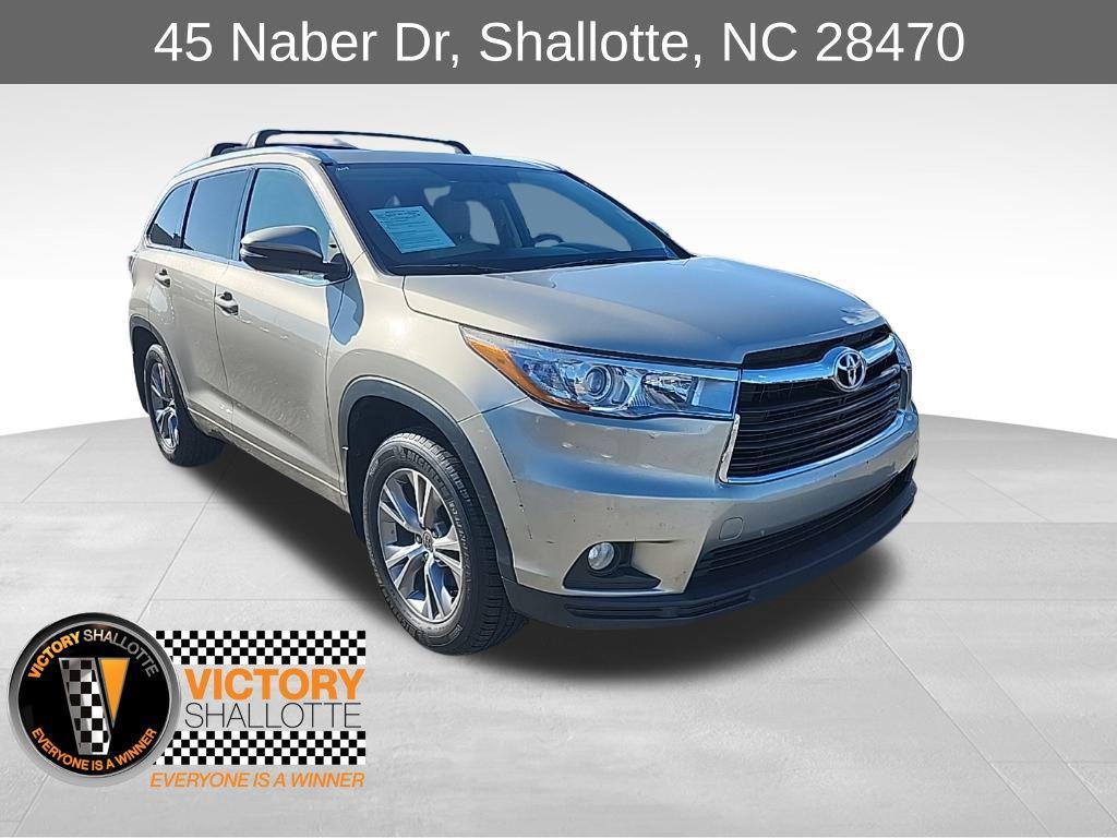 used 2015 Toyota Highlander car, priced at $11,995