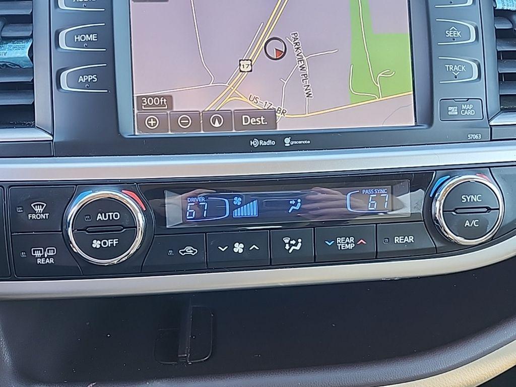 used 2015 Toyota Highlander car, priced at $11,995