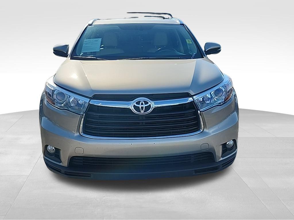 used 2015 Toyota Highlander car, priced at $11,995
