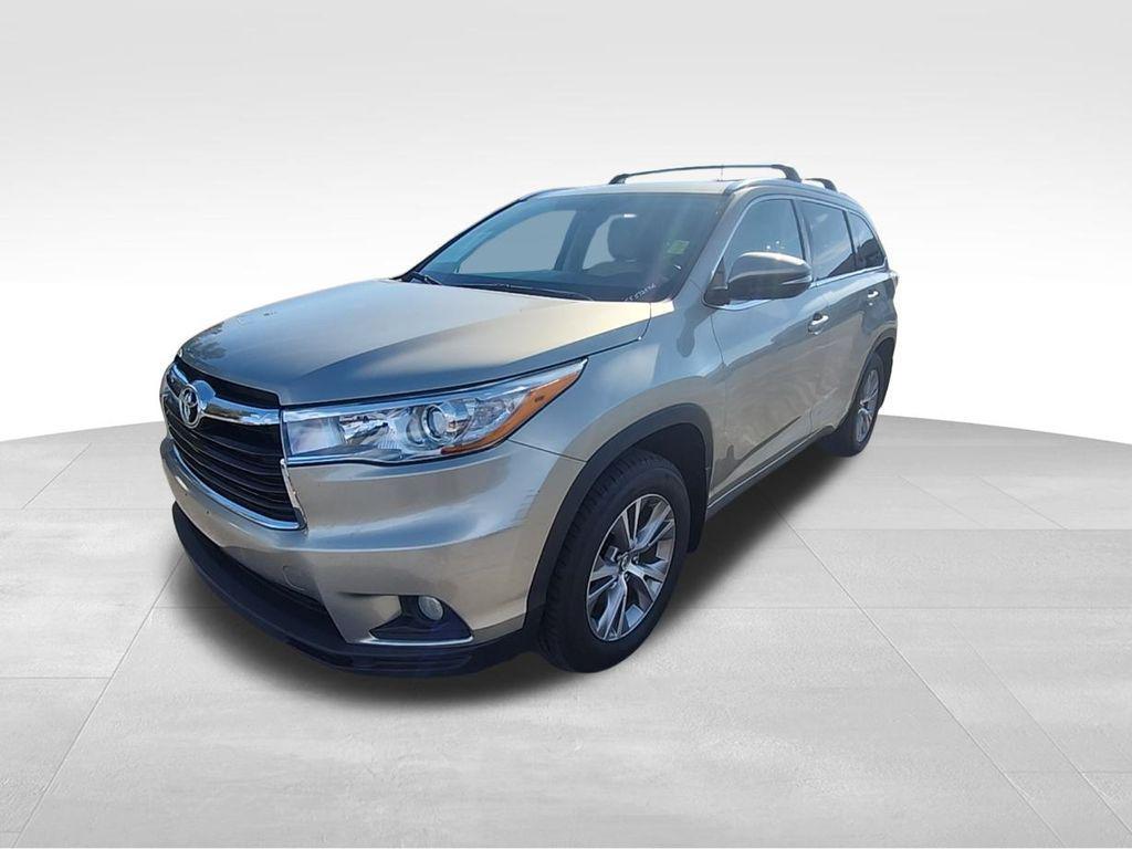 used 2015 Toyota Highlander car, priced at $11,995
