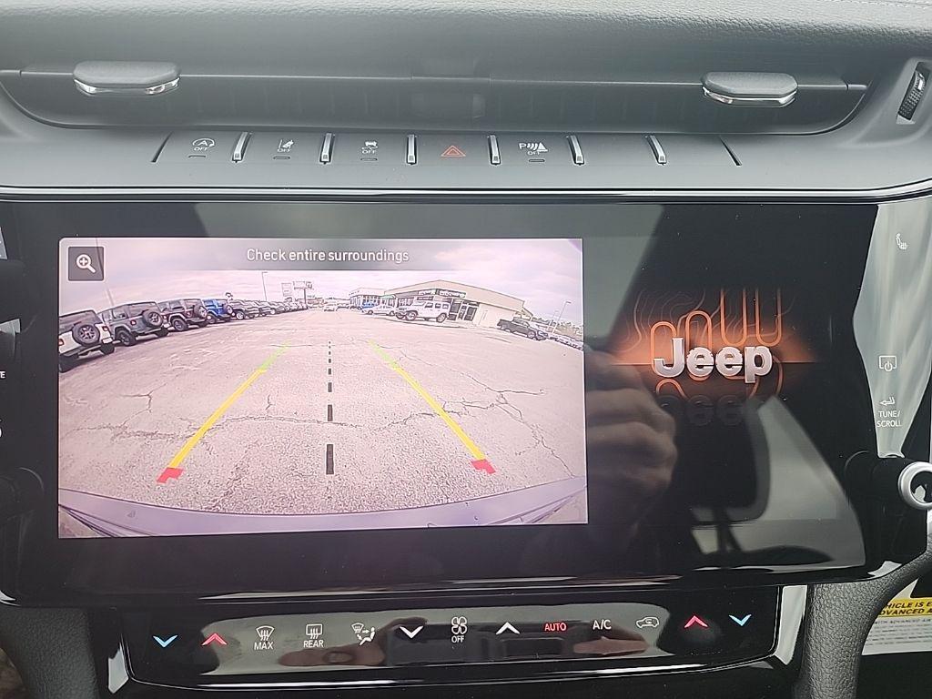 new 2026 Jeep Grand Cherokee car, priced at $51,575