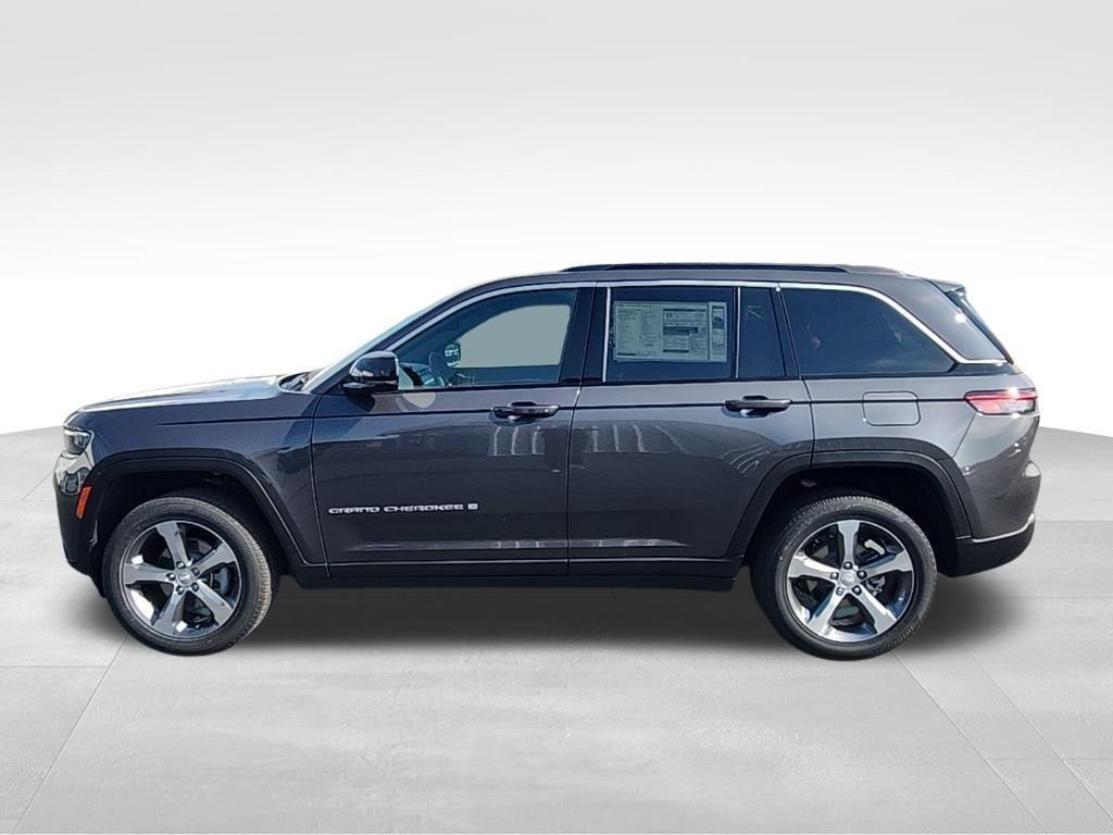 new 2026 Jeep Grand Cherokee car, priced at $52,184