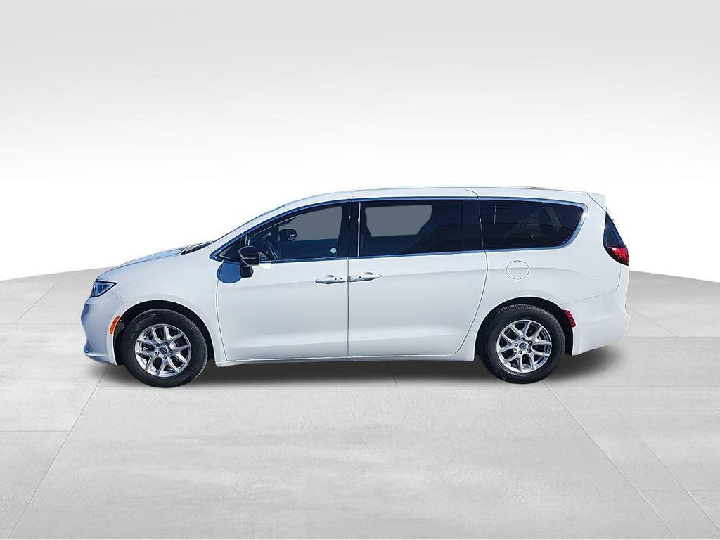 used 2024 Chrysler Pacifica car, priced at $26,995