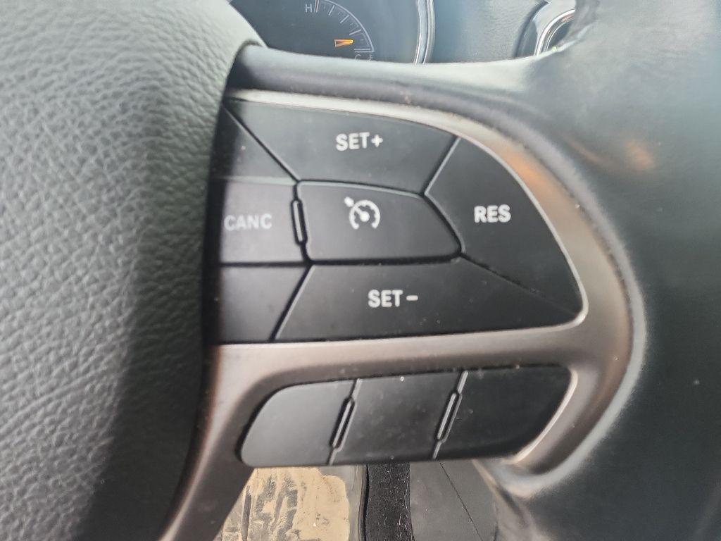 used 2021 Jeep Grand Cherokee car, priced at $17,995