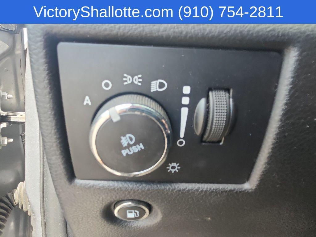 used 2021 Jeep Grand Cherokee car, priced at $17,560