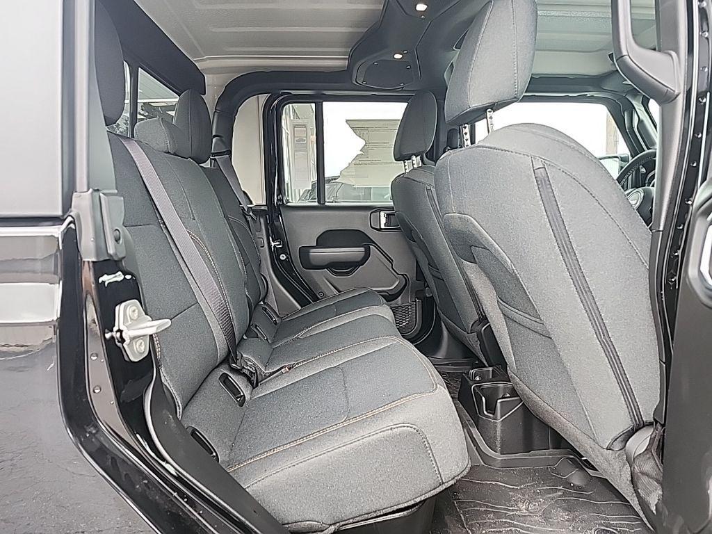 new 2025 Jeep Gladiator car, priced at $38,750