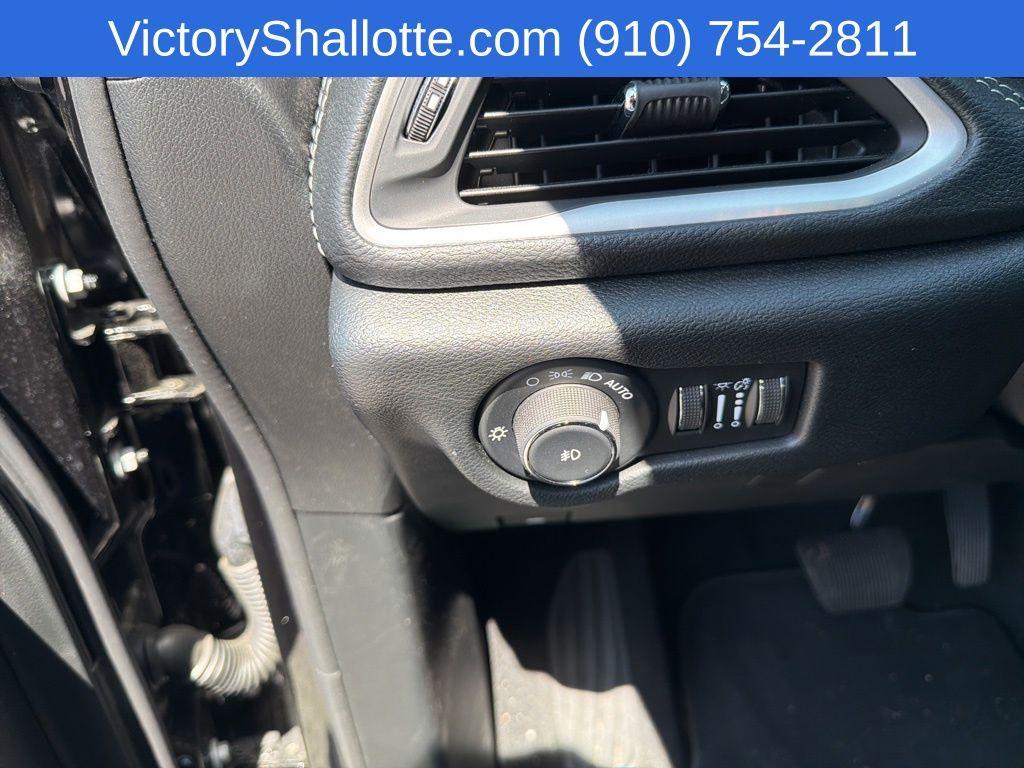 used 2025 Chrysler Pacifica Hybrid car, priced at $34,995