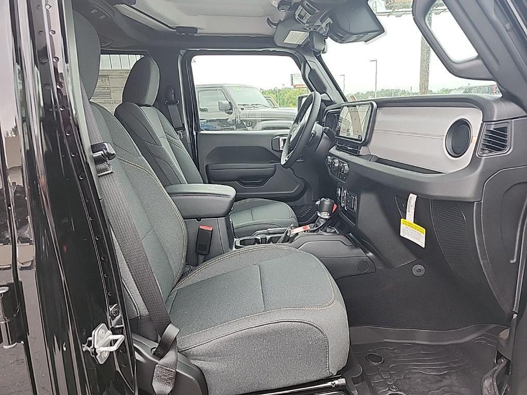 new 2025 Jeep Gladiator car, priced at $39,750