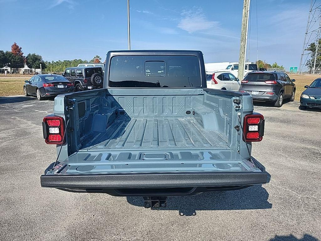 new 2026 Jeep Gladiator car, priced at $48,506
