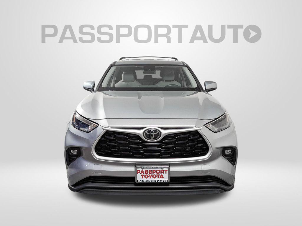 used 2023 Toyota Highlander car, priced at $31,500