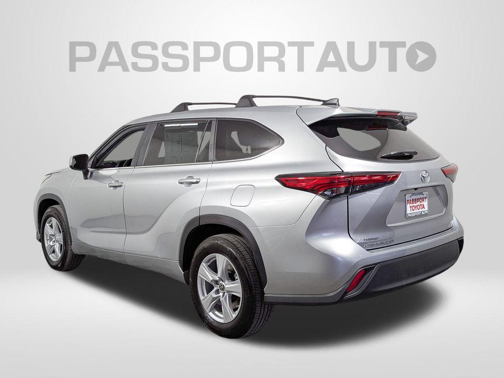 used 2023 Toyota Highlander car, priced at $31,500