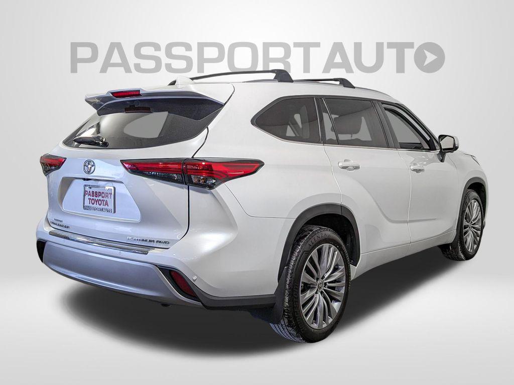 used 2023 Toyota Highlander car, priced at $43,374