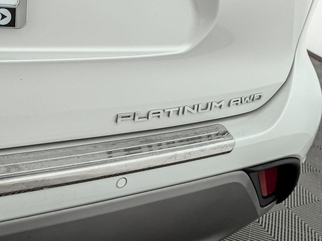 used 2023 Toyota Highlander car, priced at $43,374