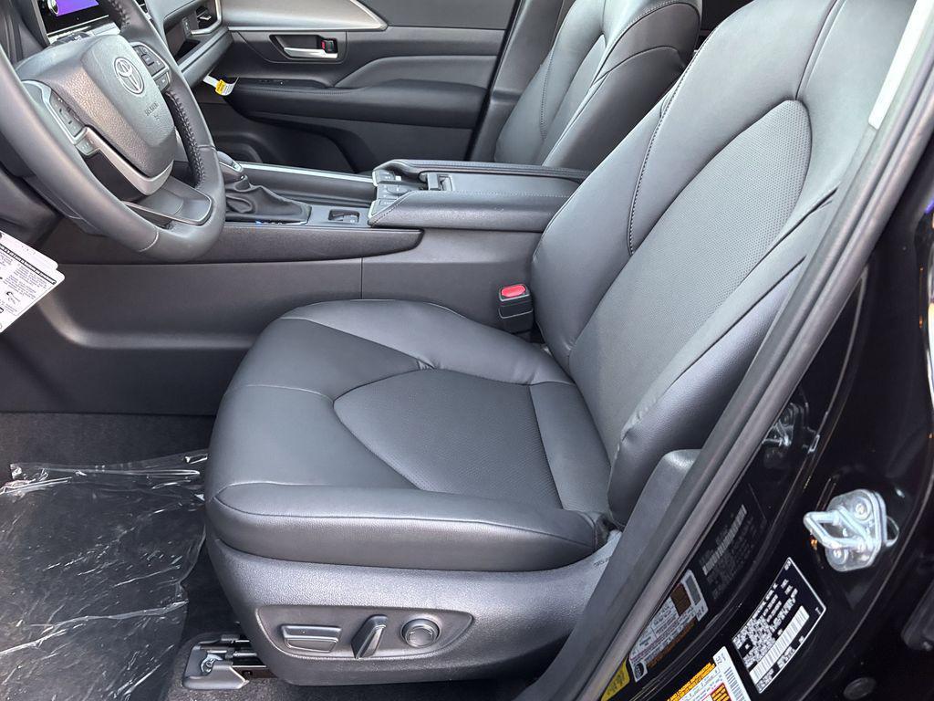 new 2026 Toyota Grand Highlander Hybrid car, priced at $51,458