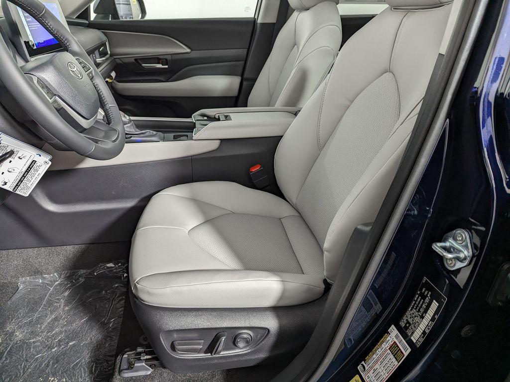 new 2026 Toyota Grand Highlander Hybrid car, priced at $50,713