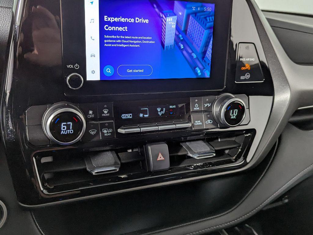 used 2025 Toyota Highlander car, priced at $35,344