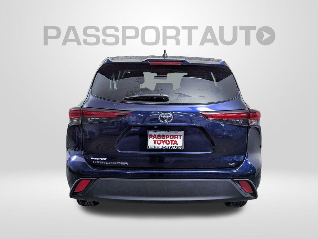 used 2025 Toyota Highlander car, priced at $35,344