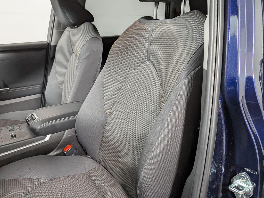 used 2025 Toyota Highlander car, priced at $35,344