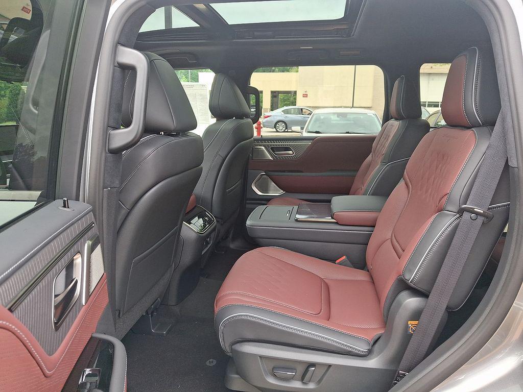 new 2026 INFINITI QX80 car, priced at $100,624