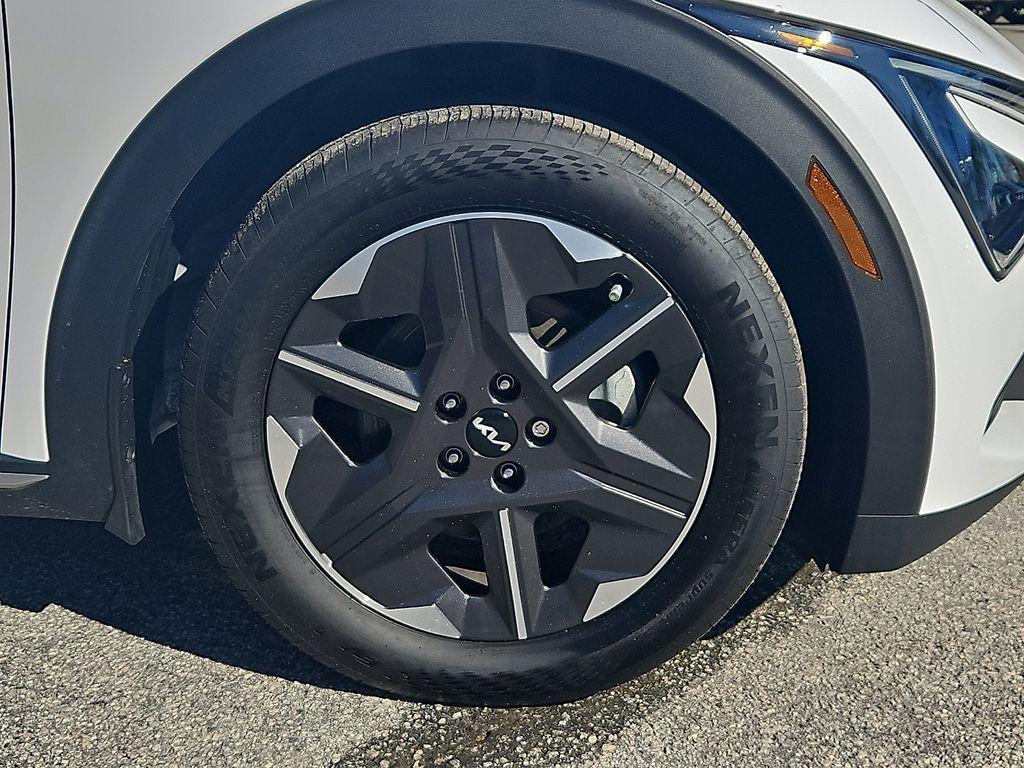 used 2025 Kia EV6 car, priced at $28,917