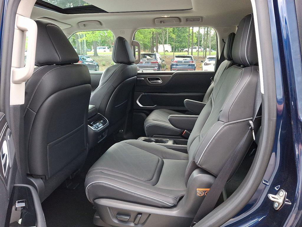 new 2025 INFINITI QX80 car, priced at $77,444