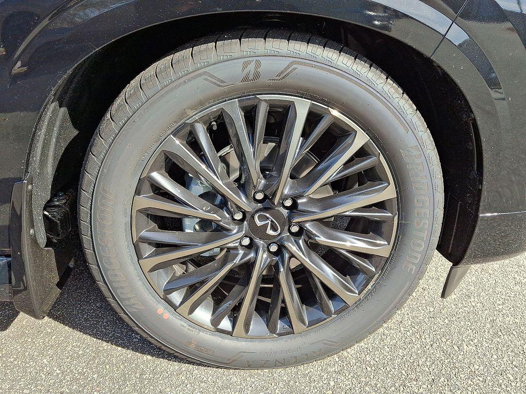 new 2026 INFINITI QX80 car, priced at $106,510