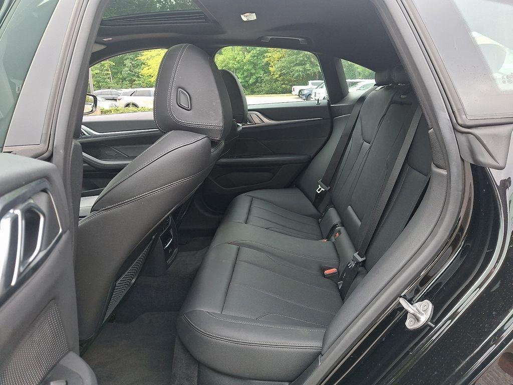 BMW i4 view 10