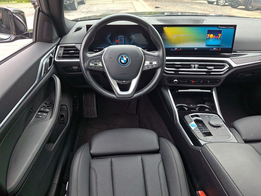 BMW i4 view 11
