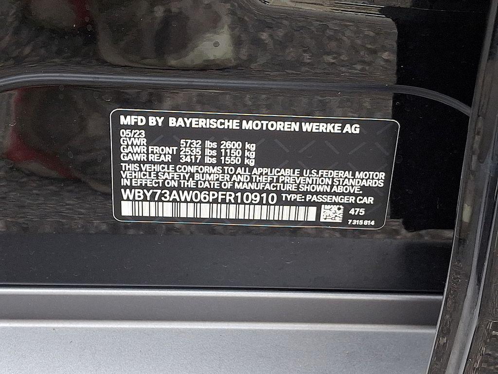 BMW i4 view 28