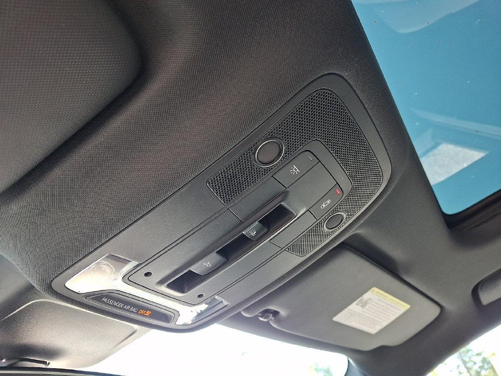 Audi Q3 view 27