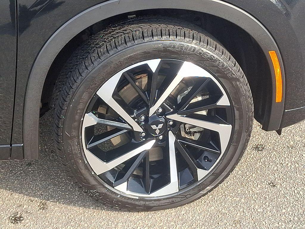 used 2024 Mitsubishi Outlander car, priced at $27,997